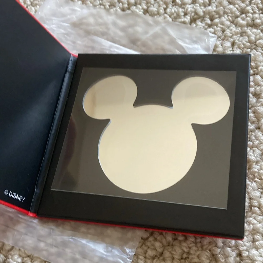 NEW Disney x Kiehl’s Small Compact Mirror Micky Mouse Beauty Collectible NIB